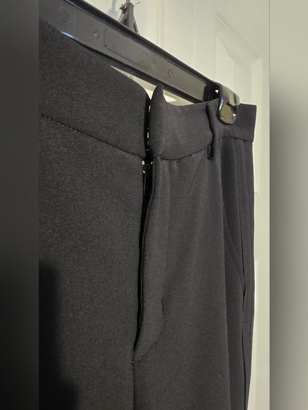 Vince Black Satin Side-Stripe Cropped Cigarette Pants Size 6 - Picture 6 of 7